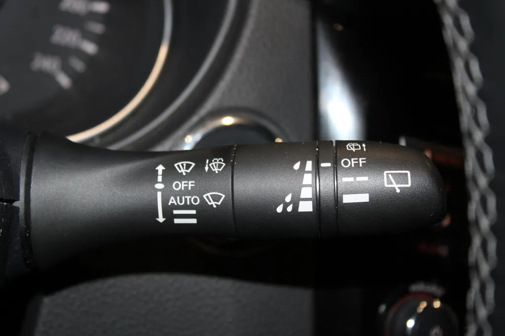 Nissan QASHQAI 1.3 DIG-T N-Tec | Trekhaak | 1500kg trekgewicht | Led verlichting | Half lederen bekleding | Apple carplay | Pro-pilot | 360grd camera | Half lederen bekleding | Wielkasten in kleur | pdc voor en achter | 160pk |