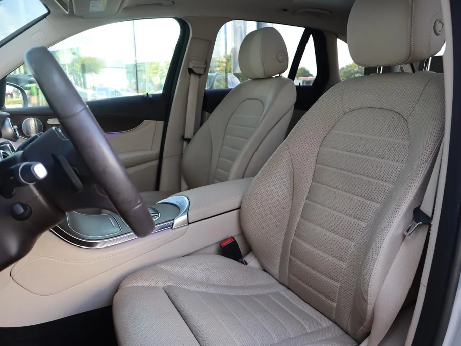 Mercedes-Benz GLC 300 4MATIC AMG line l Panoramadak l Stoelverwarming l Ambiente lichtpakket