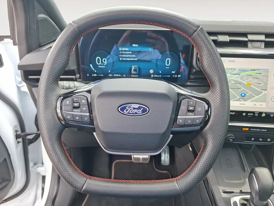 Ford Puma ST-Line | Stoel- stuur en voorruitverwarming | Trekhaak | Kantel / schuifdak | Adaptieve led koplampen | All weather banden