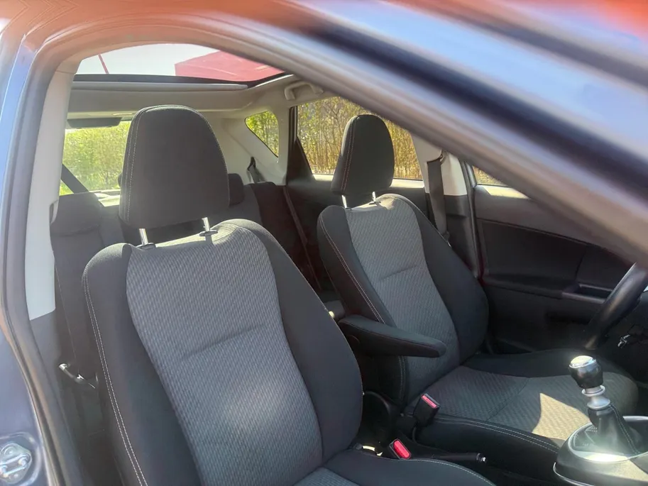 Toyota Verso-S 1.3 VVT-i Dynamic | Achteruitrij Camera | Panorama Dak | Parkeersensoren | Airco | Bluetooth | Hoge Instap | 12 Maanden Bovag Garantie