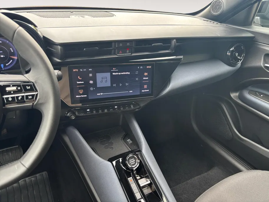 Alfa Romeo Junior Elettrica 54 kWh 156PK AUTOMAAT | APPLE CARPLAY | ADAPTIVE CRUISE CONTROL | PARKEER SENSOREN | AIRCO |