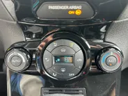 Ford Fiesta 1.0 EcoBoost Titanium |Automaat| Navigatie| Voorruitverwarming| lichtmetalen velgen 16'| 12 maanden Bovag garantie|