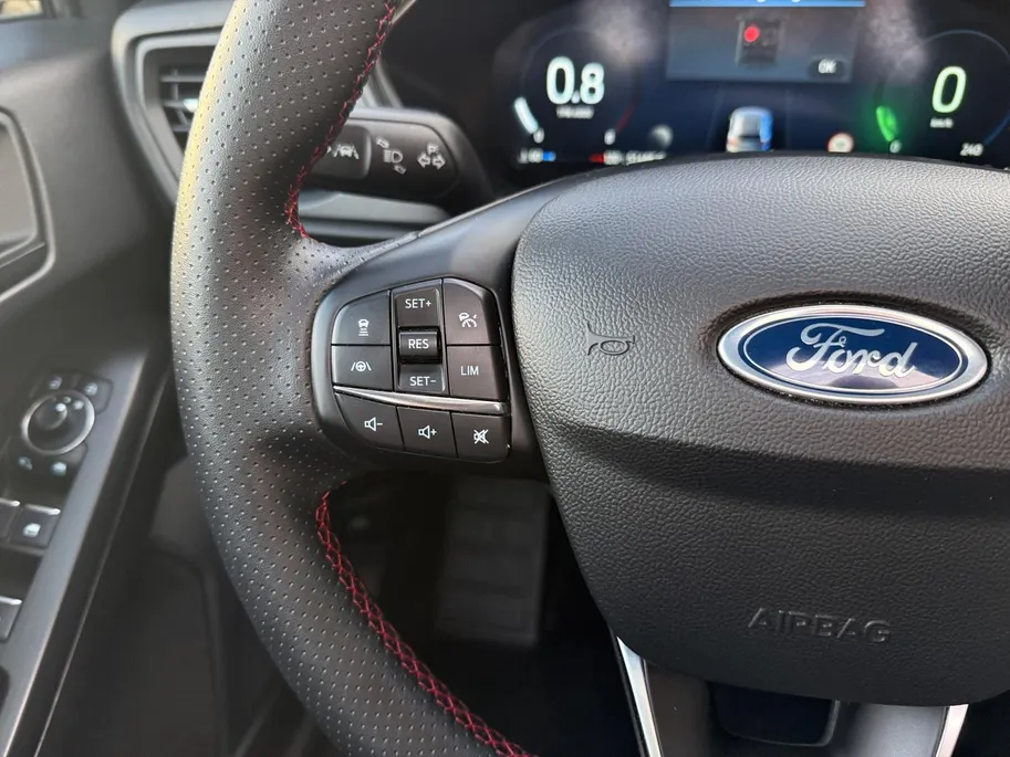 Ford Focus Wagon 1.0 EcoBoost Hybrid ST Line X | Winter Pack | Driver Assistance Pack | Panormadak | Apple Carplay & Android Auto | Navigatiesysteem |