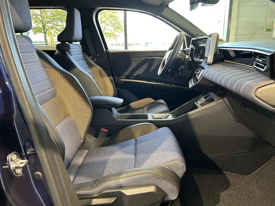 Renault 5 Comfort Range Techno | NU met €1.800,- Zeeuw & Zeeuw voorraadkorting en met GRATIS 5 jaar fabrieksgarantie tot 160.000km | PACK WINTER | V2G ready | Auto van het Jaar 2025 | Te financieren tegen 2,9% rente |