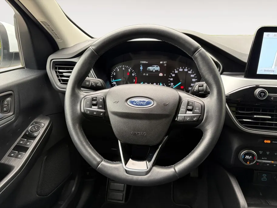 Ford Kuga 1.5 EcoBoost Titanium 150PK | Trekhaak (1800kg trekgewicht) | Navigatie | Parkeersensoren | Privacy Glass | Winter Pack