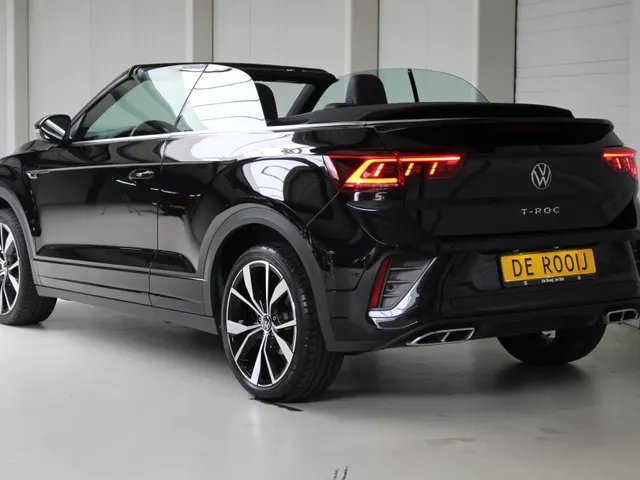 Volkswagen T-Roc Cabrio 1.5 TSI DSG R-Line Navigatie | 19' Misano | Stoel- en stuurverwarming | Matrix Led | Beats Audio