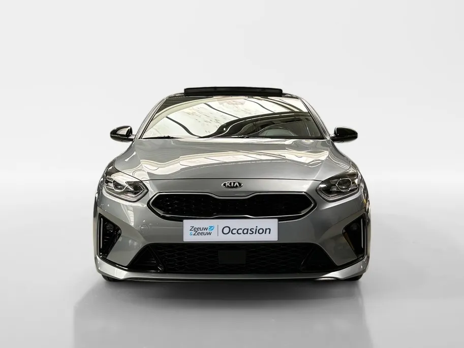 Kia ProCeed 1.0 T-GDI GT-Line | Elektrisch Glazen Schuif / Kanteldak | Apple Carplay / Android Auto | Navigatiesysteem | Stoel + Stuurverwarming | Licht + Regensensor | Parkeersensoren + Camera Achter | Cruise Control | 17” Lichtmetalen Velgen | Climate Control Rijst