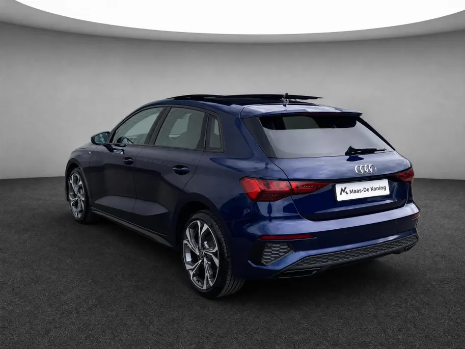 Audi A3 Sportback 40 TFSIe 150kW/204PK S Line · Panoramadak · Leder · Camera · Apple/Android Car Play · Drive select