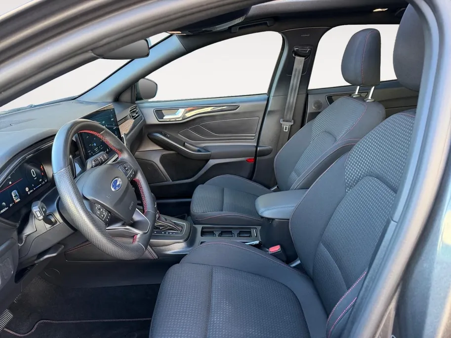 Ford Focus Wagon 1.0 EcoBoost Hybrid ST Line X B&O Audio | Stoel, stuur en voorruitverwarming | Panoramadak
