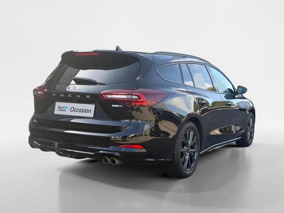 Ford Focus Wagon 1.0 EcoBoost Hybrid ST Line Style | Dealer onderhouden | NL auto | Winter pack | Trekhaak | Navigatie | Apple carplay & Android auto | Parkeersensoren voor en achter | Achteruitrijcamera | Cruise control | Draadloos opladen mobiel | Privacy glas | B
