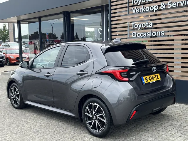 Toyota Yaris 1.5 Hyb. Dynamic Limited | Stoelverwarming | All Seasons