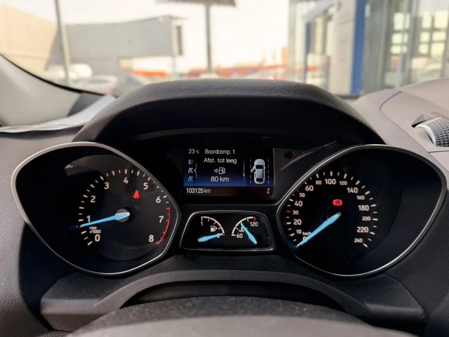 Ford Kuga 1.5 EcoBoost Titanium TREKHAAK I VOORRUITVERWARMING I ACHTERUITRIJCAMERA I CRUISE CONTROL I APPLE CARPLAY / ANDROID AUTO I