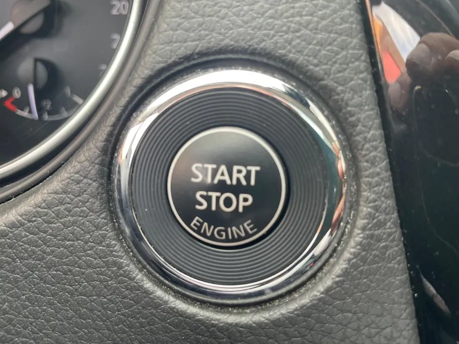 Nissan QASHQAI 1.6 Tekna 1ste eigenaar| Navigatie| Panoramadak| Stoelverwarming| Voorruitverwarming|360 graden camera| Dealeronderhouden| All seasonbanden|