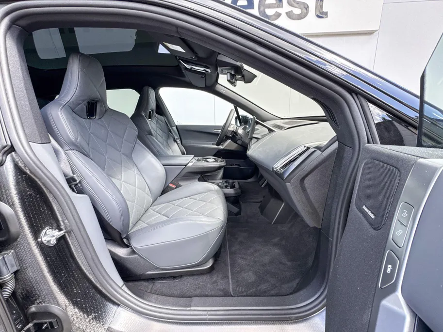 BMW iX xDrive M70