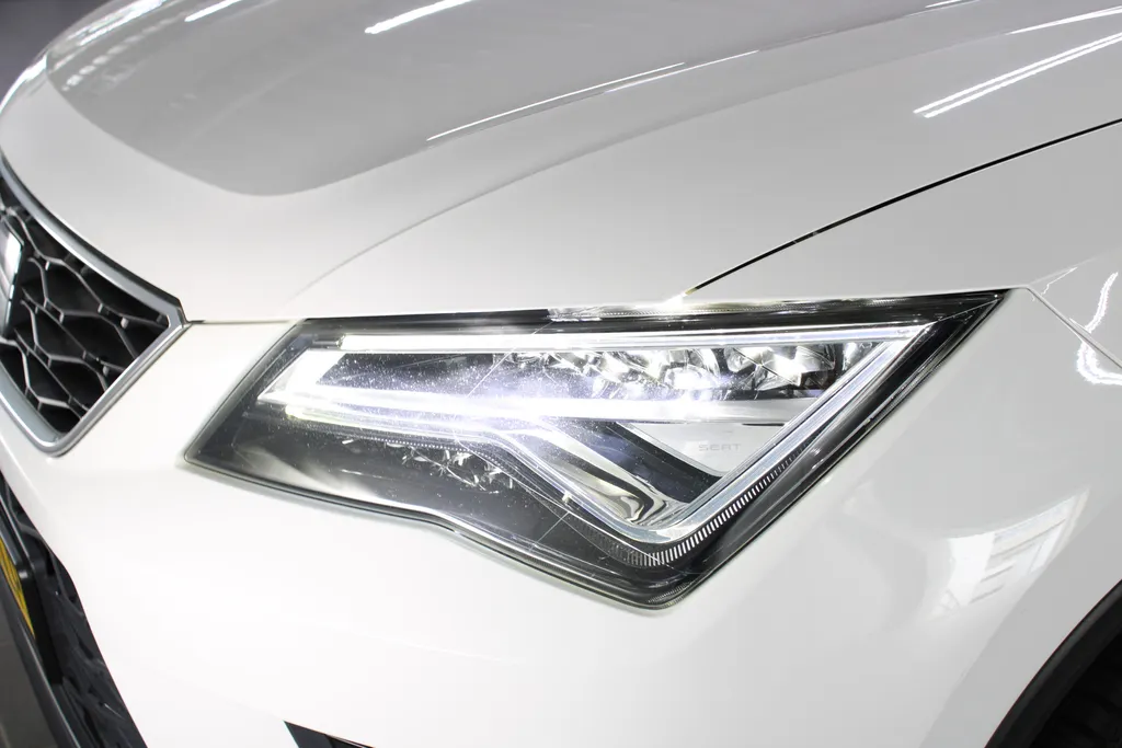 SEAT Ateca 1.4 EcoTSI Style Business Intense / Camera / Full led / Keyless / Navi. /