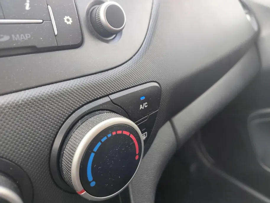 Hyundai i10 1.0i Comfort | Navigatie | Cruise control | Airco | Incl.12 Maanden, APK, Onderhoudsbeurt etc! Premiumpakket gratis!