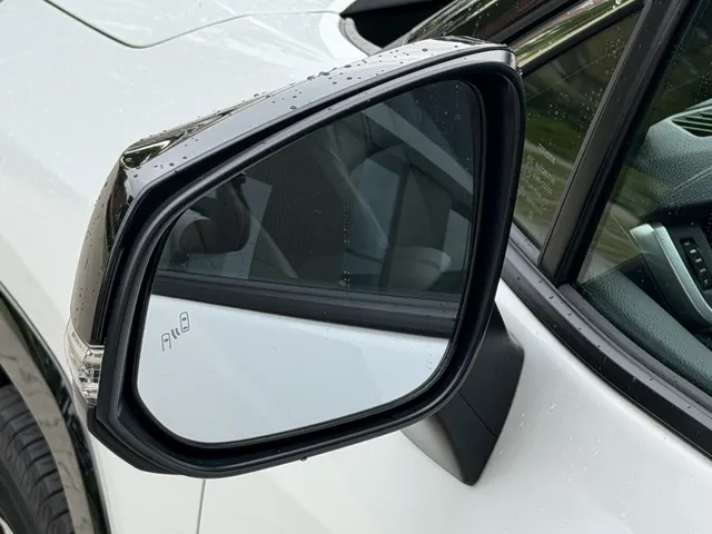 Toyota RAV4 2.5 PHEV Bi-Tone+ AWD | Trekhaak | Panoramadak | Stoel Verwarming & Ventilatie |