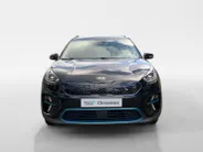 Kia e-Niro ExecutiveLine 64 kWh | Climate control | Leder | Stoel + stuurverwarming en ventilatie | Schuif/kanteldak | Navigatie | 17 inch LM-velgen | Keyless | SOH 97% |