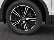 Volkswagen Tiguan 1.4 TSI 245pk DSG eHybrid Elegance · Panoramadak · Camera · Park Assist · Apple/Android Car Play · Navigatie · 18'' Inch ·