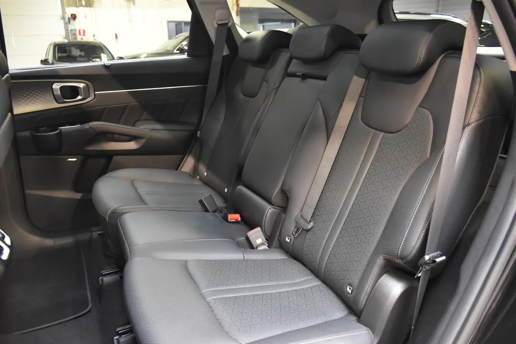 Kia Sorento 1.6 T-GDi 230pk Hybrid Aut 5-zitpl. DynamicPlusLine |Schuifdak! 1650kg Trekg.