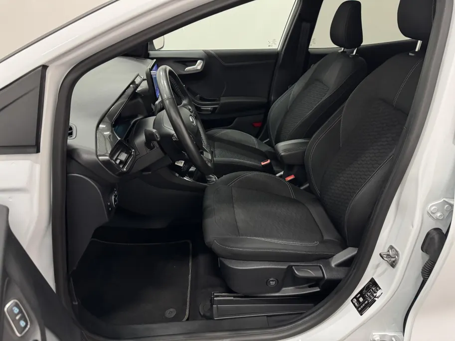 Ford Puma 1.0 EcoBoost 125PK Hybrid Titanium | Voorstoel massage | Trekhaak | Winterpack | Grootlicht assistent |