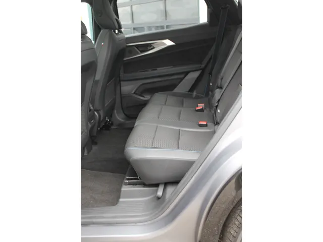 Renault Espace E-Tech full hybrid 200 PK esprit Alpine 7 persoons | 4 wielsturing | Stuurverwarming | Google Navigatie | Camera 360 | Achterklep elektrisch |