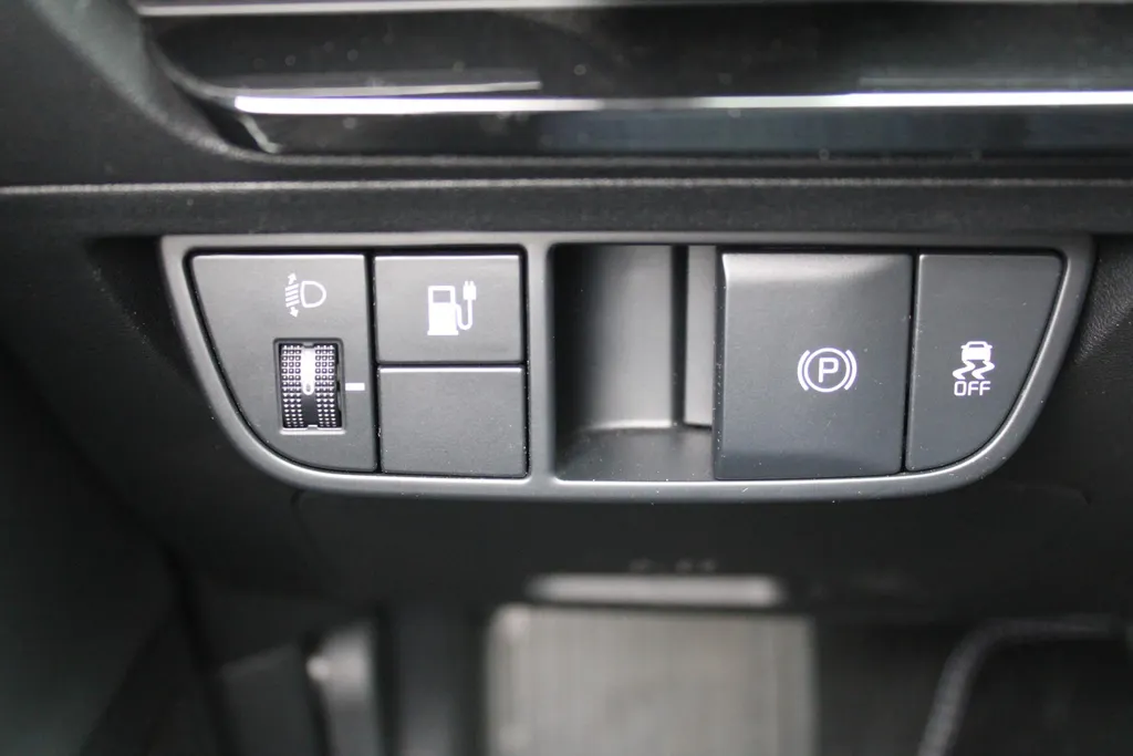 Kia EV6 Air 58 kWh | Trekhaak | 20' LM | Stuur-/stoelverwarming | Camera | Navi | Cruise adapt. | Dodehoek detectie |