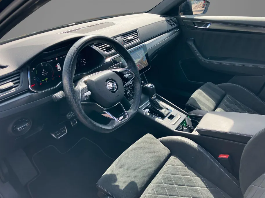 Škoda Superb Combi 1.4e-hybrid 245PK Sportline Panoramadak · Trekhaak · 360°Camera + Parkeersensoren ·