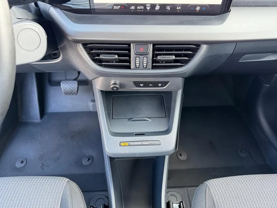 Ford E-Transit Cour. Trend 44 kWh | NL auto | Navigatie | Apple carplay & android auto | Adapt. cruise control | BLIS | Parkeersensor achter | Achteruitrijcamera | Trekhaak | Fabrieksgarantie |