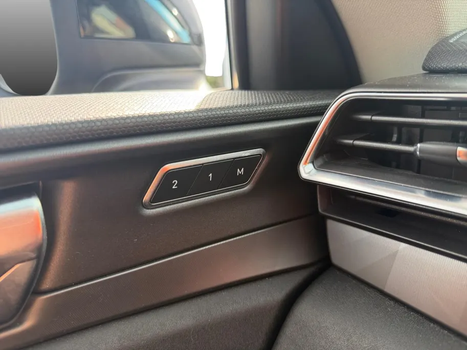 Lynk & Co 01 1.5 | Automaat | Panorama Dak | 360* Camera | Stoelverwarming | Apple Carplay/Android Auto | DAB | Climate Control | Cruise Control | Navigatie