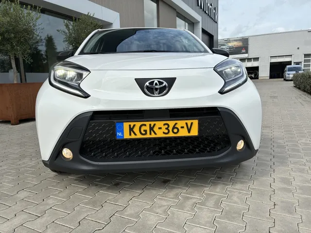 Toyota Aygo X 1.0 VVT-i first Edition | Stoelverwarming | Apple Car-Play