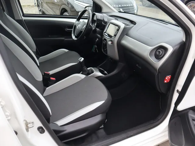 Toyota Aygo 1.0 VVT-i x-play Carplay | Camera