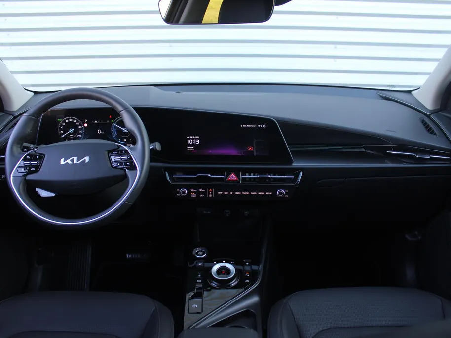 Kia Niro 1.6 GDi Hybrid DynamicPlusLine | Schuif-/kanteldak | Stuur-/stoelverwarming | Cruise adapt. | Camera | HUD | LED | Clima | 16' LM | Navi |