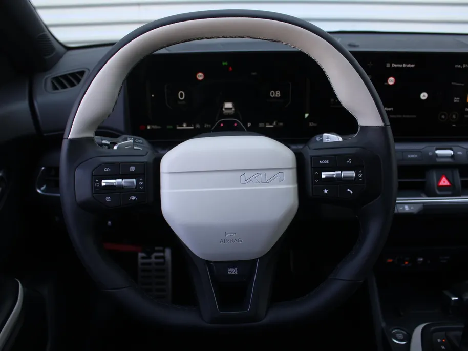 Kia K4 1.0 T-GDi MHEV GT-Line Launch Edition (pano) | Stuur-/stoelverwarming | Camera | LED | 17' LM | Elek. stoel | Draadloze telefoonlader |