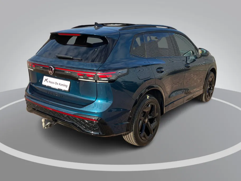 Volkswagen Tiguan 1.5 eHybrid 204PK R-Line Blackstyle · Panoramadak · Trekhaak · Apple/Android Car Play · 360° Camera · Garantie t/m 14-10-2030 of 100000km.