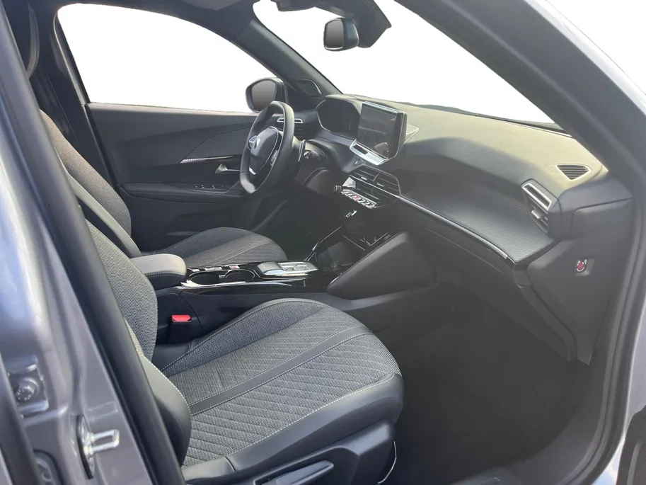 Peugeot 2008 1.2 m-Hybrid autom. 145pk Allure | Automaat | Voor en achter Camera | Apple Carplay/Android Auto | DAB | Cruise Control | Climate Control | Hoge Instap