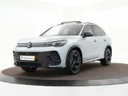 Volkswagen Tiguan 1.5 eHybrid 272pk DSG R-Line Edition · Panoramadak · Inklap. Trekhaak · 360 Camera · Matrix LED · Massagefunctie · Dodehoeksensor · Garantie t/m 27-10-2029 of 100.000km