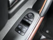Mazda MX-30 e-SkyActiv R-EV 170 Advantage Industrial | Stoelverwarming | HUD | Dodehoek detectie | Elek. stoelverstelling | LED | 18' LM | Camera |
