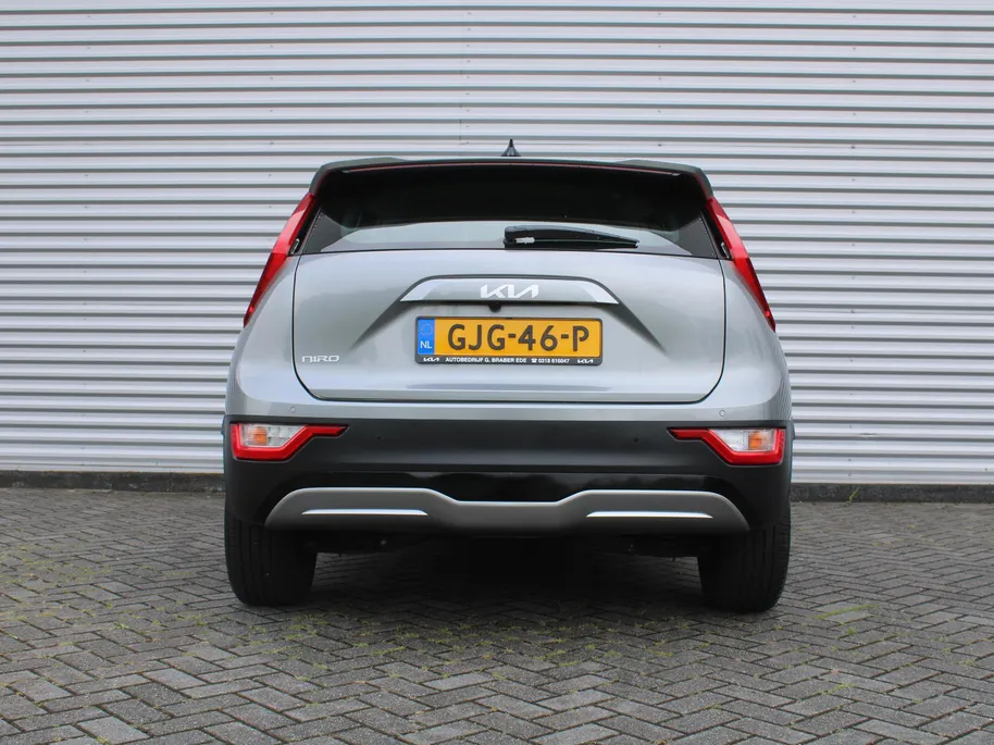 Kia Niro EV Light Edition 64.8 kWh | Airco | Cruise | Navi | Camera | PDC | 17' LM | All season banden | 17% bijtelling |