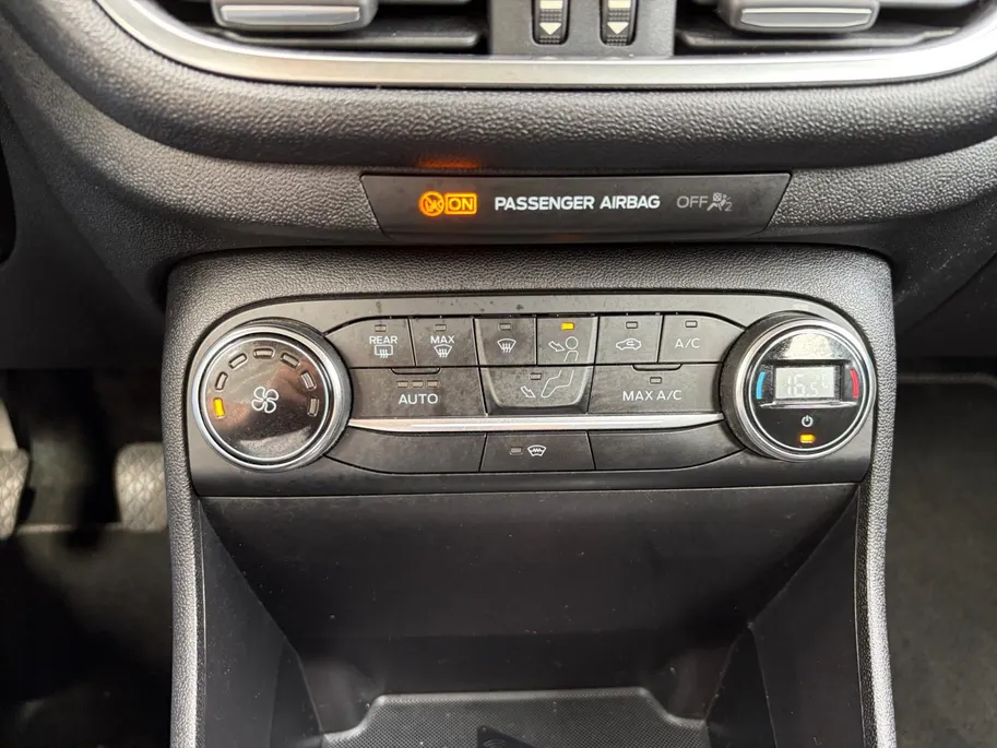 Ford Fiesta 1.0 EcoBoost Titanium | 1e Eigenaar | NL-Auto | Nieuwe distributieriem | Camera | Adaptive Cruisecontrol | Voorruitverwarming | B&O Audio | Navigatie | Apple Carplay&Android Auto | Climate Control | Dealer onderhouden |