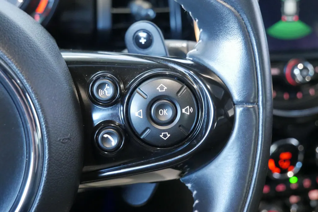 MINI 3-Deurs 2.0 Cooper S Knightsbridge Edition *Automaat*Navigatie*Parkeersensoren*Climate Control*Schuif/Kanteldak*Stoelverwarming*Harman Kardon Audio*Lederen interieur*Vol opties!