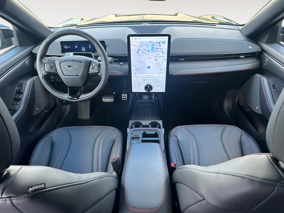Ford Mustang Mach-E Extended Premium RWD 88 kWh | Uit Voorraad Leverbaar | Prijs Inclusief 2000 Euro Ford Voordeel | 600km WLTP Rijbereik | 19' Lichtmetalen Velgen | Elektrisch Bedienbare Achterklep met Sensor Besturing