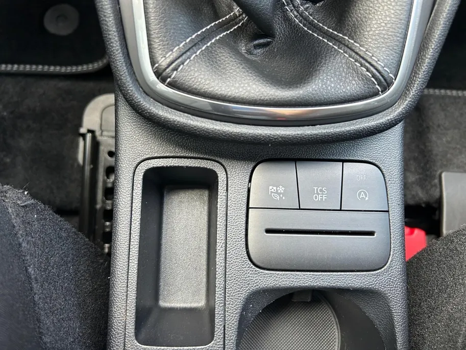 Ford Fiesta 1.0 EcoBoost Hybrid Titanium | Apple Carplay/Android Auto | Winter pack |  keyless entry |keyless start | Cruise control |