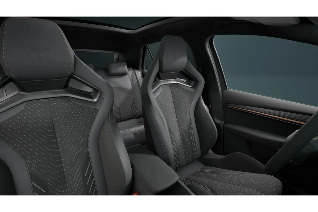 CUPRA Born VZ | Head-up Display met ‘Augmented Reality’ | Kinderzitbevestiging vóór en 2e zitrij (ISOFIX) | Rijprofielkeuze met instelbare adaptieve dempers (DCC)