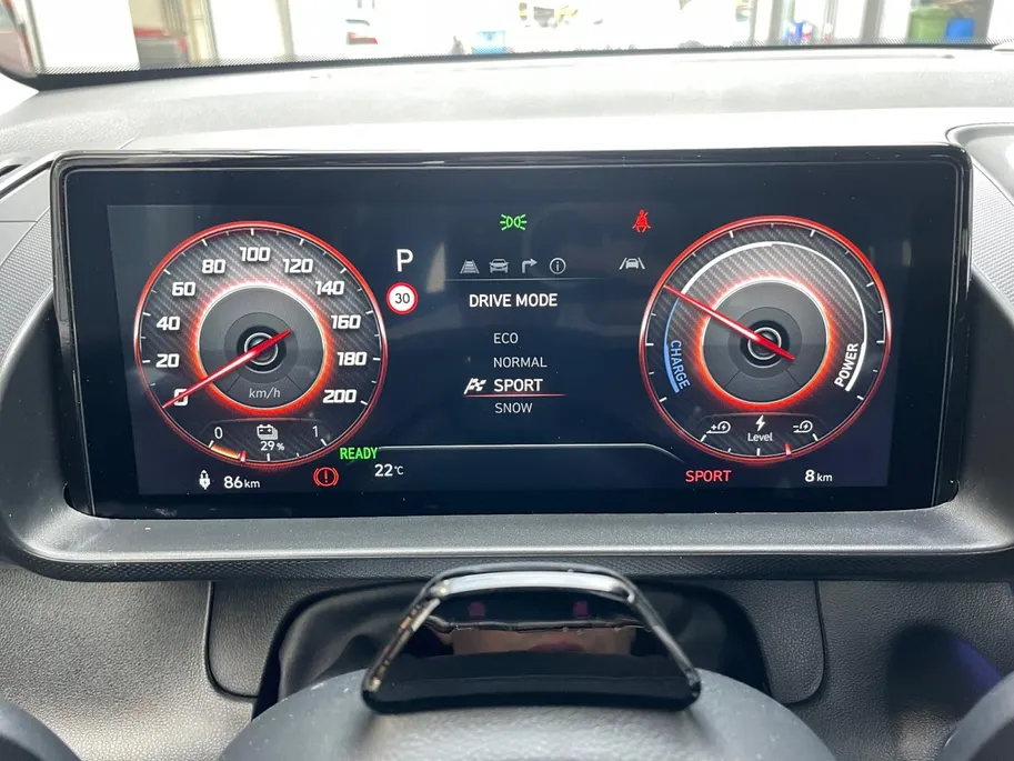 Hyundai Inster Evolve 49 kWh | Nieuw | Uit voorraad leverbaar | Zeer compleet | 360 km range | 360 graden camera | Hyundai Rotterdam - Noord |