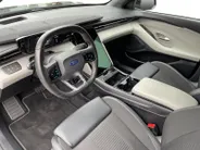 Ford Explorer Premium Extended Range RWD 77 kWh | Full Option | Black uitvoering | Trekhaak | Dealer onderhouden | AGR stoelen 12-wegs verstelbaar 21 inch wielen | Panoramadak | 1e eigenaar |