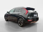 Kia Niro EV ExecutiveLine 64.8 kWh | Meest luxe uitvoering | Head up display | Stoelverwarming en ventilatie | Schuif/ Kantel dak | Cruise Control Adaptief | Carplay | Fabrieksgarantie t/m 4-2032 | NAP