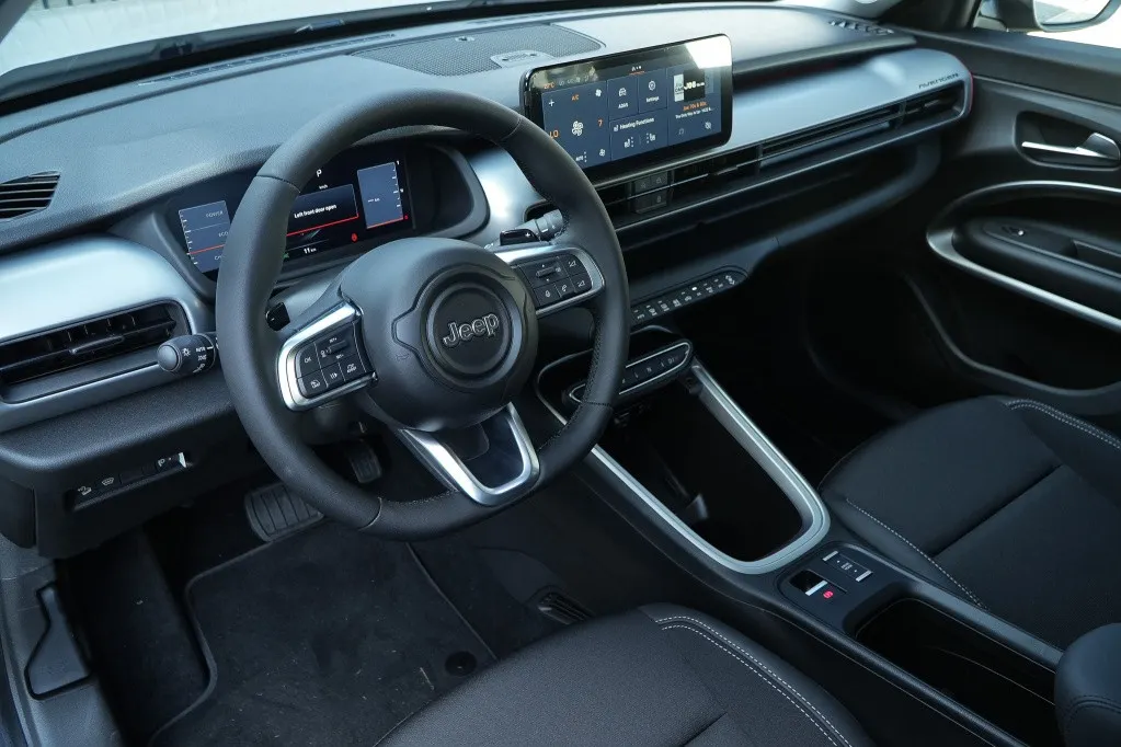 Jeep Avenger 1.2 e-Hybrid Summit | Navi | JBL | Camera | Winter | 18'