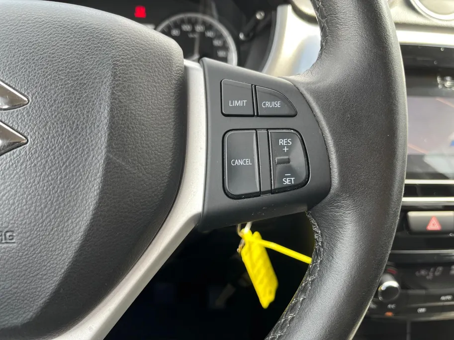 Suzuki Vitara 1.6 Exclusive | Cruise Control | Climate Control | Parkeer Camera | Apple/Android Carplay | Stoelverwarming | Navigatie |