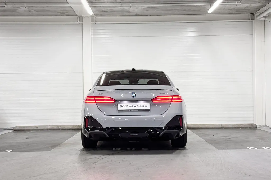 BMW i5 Sedan eDrive40